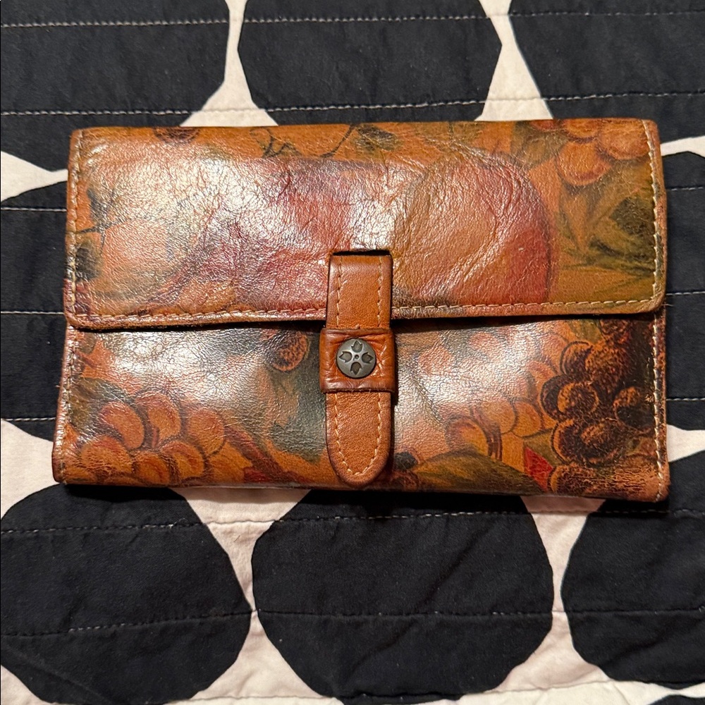 Vintage Floral Leather Clutch - Picture 2 of 6